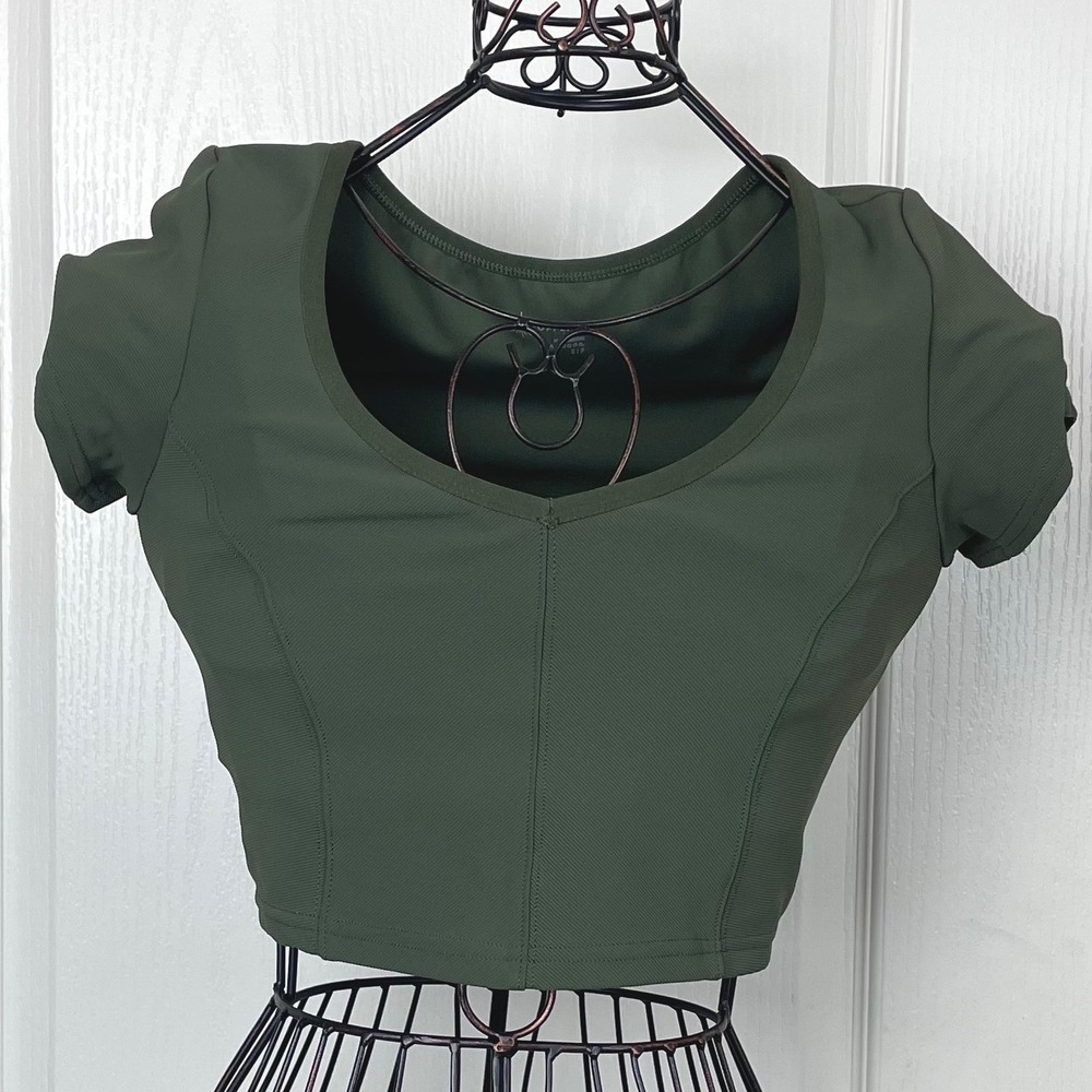 Aerie Green Short Sleeve Crop Top Small Compression Performance tee Balletcore